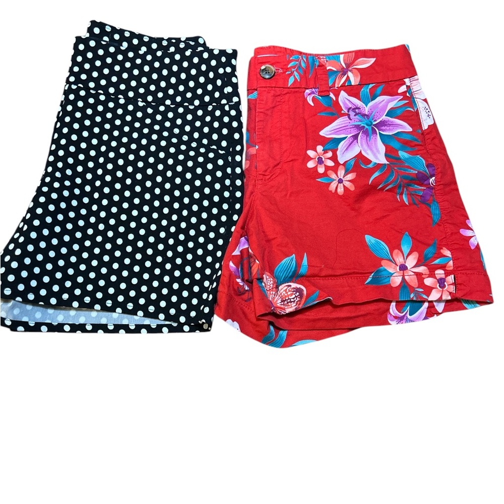 Shorts red Hawaiian size 4 black and white polka dots size small petite